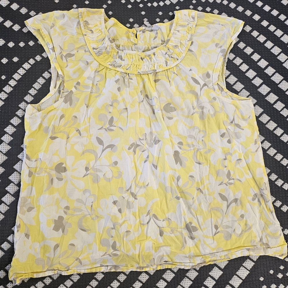 Old Navy Floral Yellow Blouse in XL